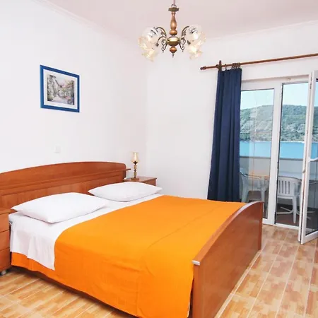 Guest house And By The Sea - 3088 Primosten