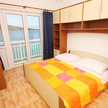 And By The Sea - 3088 Guest house Primosten